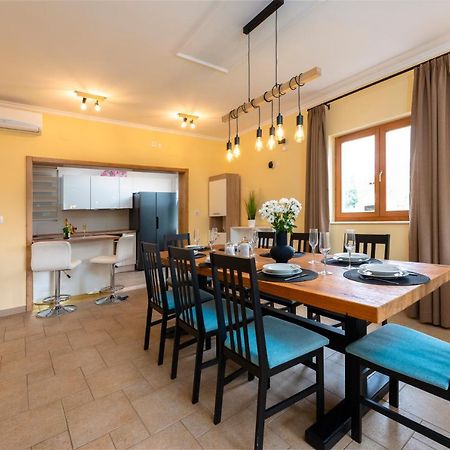 Vila Vergatum-Privacy,Gym,Billiards,Table Tennis Donji Brgat Exteriör bild