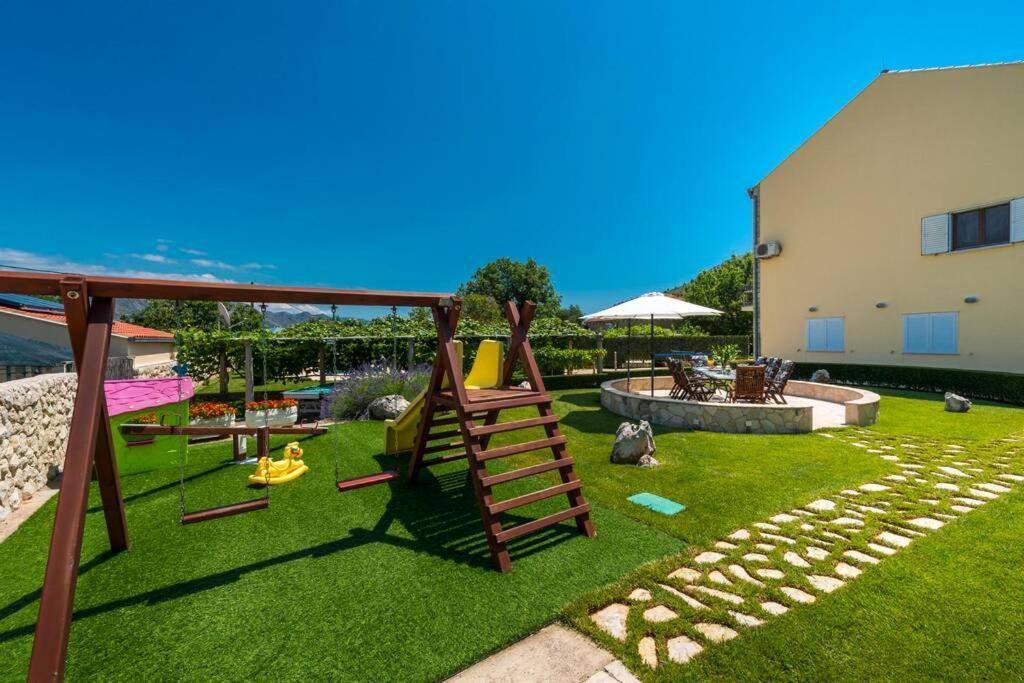 Vila Vergatum-Privacy,Gym,Billiards,Table Tennis Donji Brgat Exteriör bild